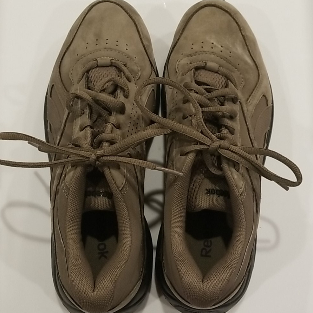 Reebok Womens size 8 DMX Max walking shoe